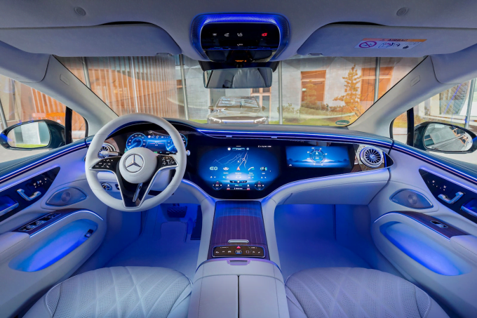 Large screen system inside the Mercedes MBUX Hyperscreen model. Photo: Mercedes