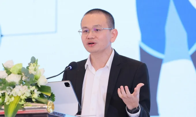 Mr. Nguyen Son Hai shared at the conference. Photo: Quynh Bui
