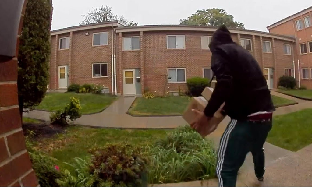 how thousands of iphones were stolen from front porches 67e0dfbd7df0c | Dang Ngoc Duy