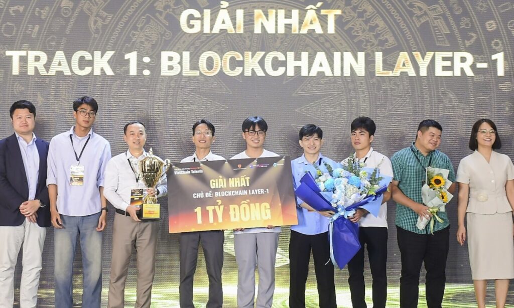 receive one billion vnd for developing blockchain to manage diplomas and certificates 68abedf420da0 | Dang Ngoc Duy