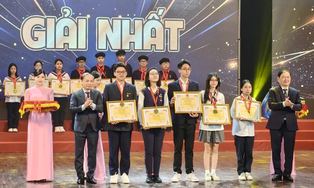vietnamese students develop ai as learning assistant 691aa41d5562e | Dang Ngoc Duy