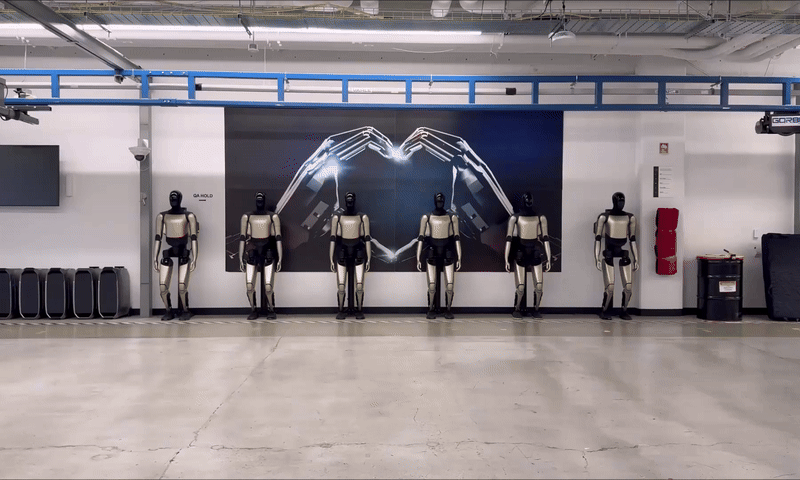teslas humanoid robot is causing a sensation because of its natural running posture 693f8edc1728c | Dang Ngoc Duy